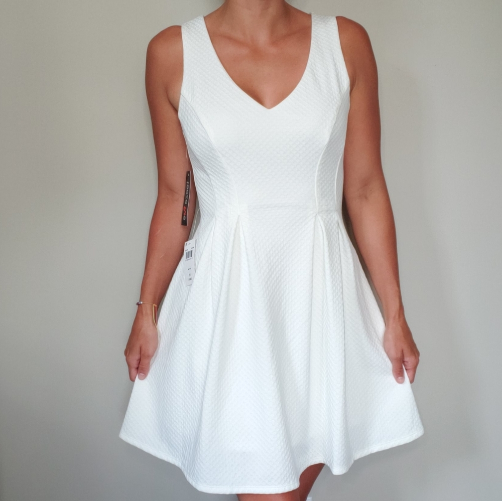 NWT Teeze Me White Skater Mini Dress V-Neck - Picture 1 of 13